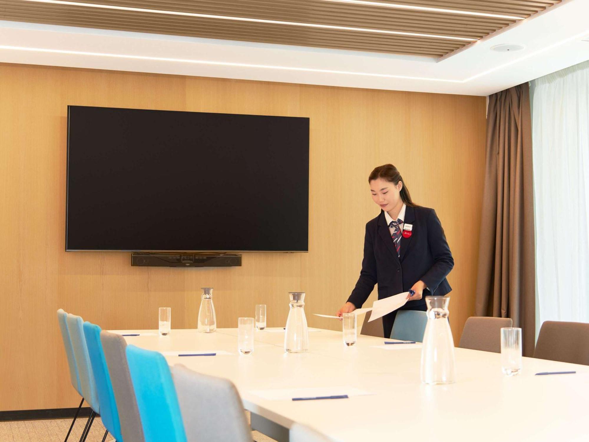Novotel Living Almaty Jetisu Экстерьер фото